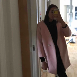  - Ljusrosa fiiin kappa väldigt bra skick