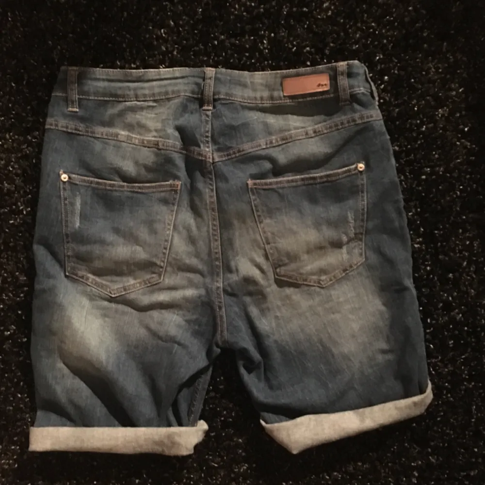 Jean shorts from Lindex (Size 46 but fits smaller sizes) | Meet ups in Sthlm/ post not included in price ✨. Jeans & Byxor.