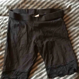  - Shorts från gina tricot i storlek M🌸