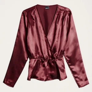  - Ny ! Dock ryckt lappar . Köparen står för frakt .