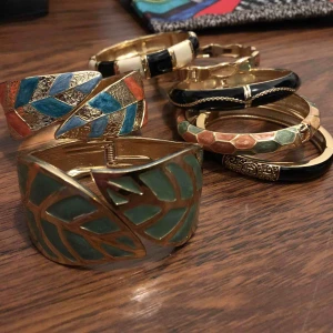  - Super fina armband 250:- för allt