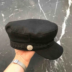  - Emil mössa från JFR. Använd ca 2-3 gånger. Fraktkostnaden inkluderad i priset. 