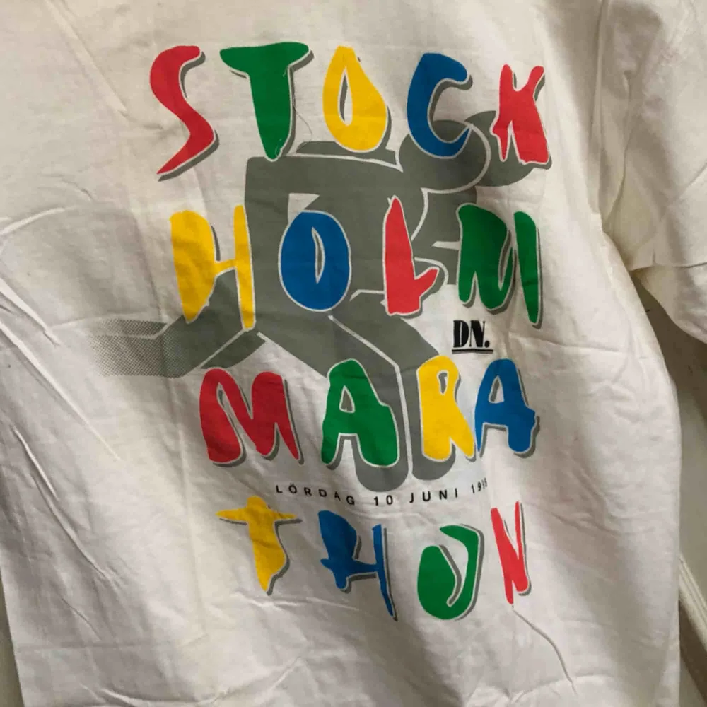 Stockholm Maraton 1995 - Vintage T-shirt - Trevligt skick Kan hämtas i Uppsala eller skickas mot fraktkostnad. 🏃🏼‍♂️🏃🏼‍♀️🏃🏼‍♂️. T-shirts.