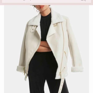  - Biker jacka från bikbok säljes då den ej kommer till användning nypris 699kr mitt pris 400kr :) 