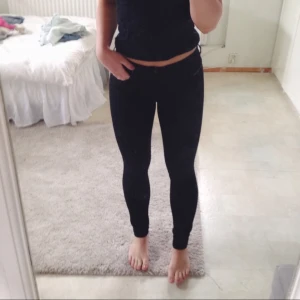  - ♡ Waist: 28. Length: 30
♡ Helt oanvända jeans
♡ Från Diesel
♡ Stretchigt skönt material