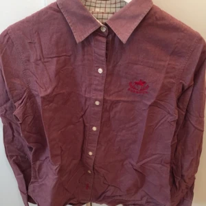  - Flanellskjorta från Barbour, använd som mest 3 gånger. Mycket fin.