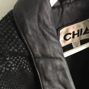  - Fräsch läderimitationjacka som får dig att rocka vardagen

Vintage

Möts upp i Sthlm eller skickar till din dörr, men då står du för frakten 