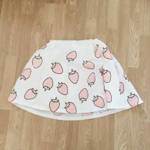 Cute skirt, never used because it didn't fit me