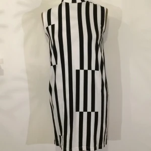  - Rak klänning från cheap monday