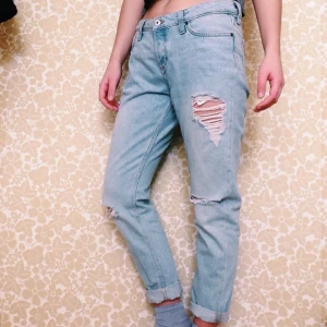  - Boyfriend jeans från H&M
Low waist 
Står strl 28, passar mig som är strl M