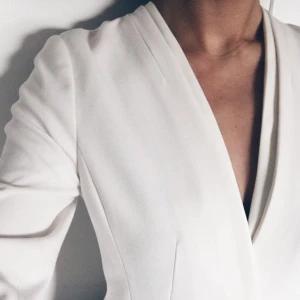  - Storleken är 38 men passar mig som brukar ha 34-36. Kan mötas upp i Skåne (helst Malmö, Lund eller Hässleholm) eller skicka för 30kr!