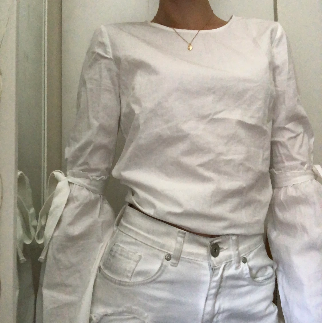 Vit tröja med detaljer  - 90