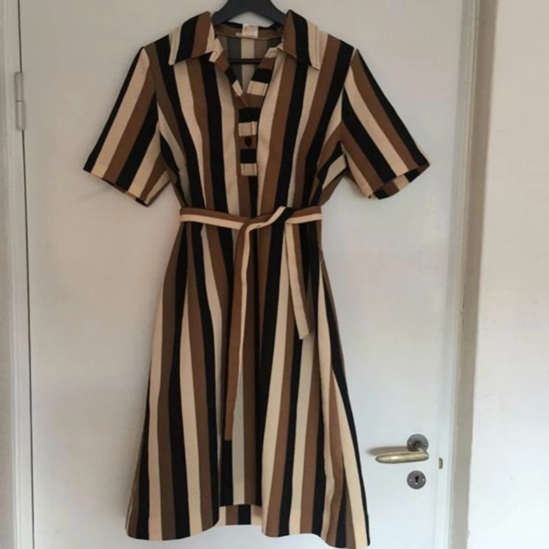 Randig retroklänning - 90