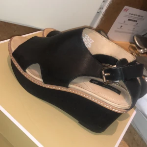 Sandaler  - Använda EN GÅNG som ny! 