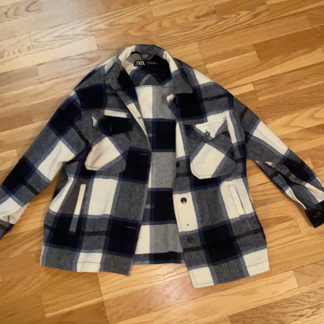 Rutig skjort jacka från zara - 90