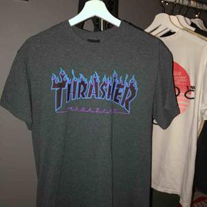 T-shirt från Thrasher som inte kommer till användning längre. Fint skick! kan skickas mot en fraktkostnad:)