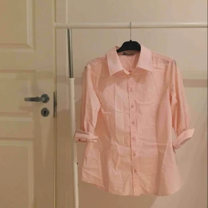  - ljusrosa bomullsskjorta! 