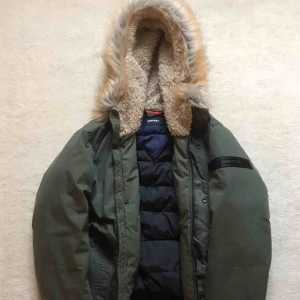 Diesel jacka - Dieselvinterjacka, nypris ca 2800kr.  Tveka inte med att frågor om bilder eller plagget!