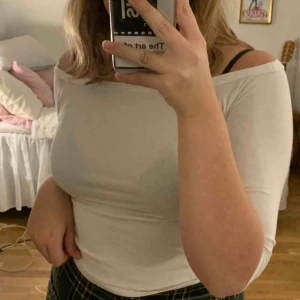  - Skön off shoulder tröja 