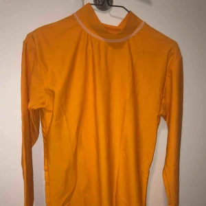 Träningströja - Stretchig träningströja som passar alla kön och strl xs-m! Köparen står för frakt! :)