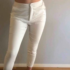  - Snygga BikBok byxor. Sitter väldigt bra på kroppen. 