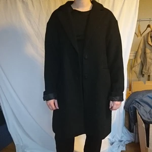 Varm jacka - Lite nopprig men superfin kappa från Pull&Bear 🐻