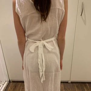 Vit klänning  - En vit klänning 