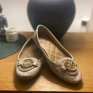Michael Kors Ballerina  - Ballerina från MK, bra skick. Äkta 