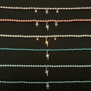 Pärlhalsband  - Pärlhalsband🤩🤩🤩  - 75kr/st (fri frakt) Vill ni se hur halsbanden ser ut på är det bara att skriva privat!💫 Dm vid frågor och intresse🥰