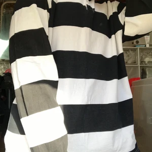 Vintage randig tröja - Randig tröja med krage, mysigt tyg. 