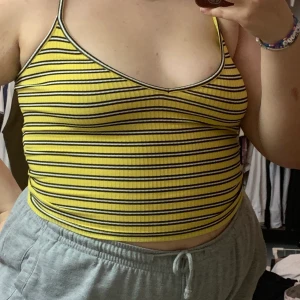 linne - randigt linne som är använt fåtal gånger! 