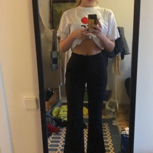 Kostymbyxor - Storlek 40 men passar 38💋 har slits längst ned🤣 köpta för 500 använt 1 gång