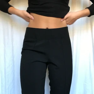 Svarta Kostymbyxor  - Byxorna är ifrån Kappahl i strl S. Säljer pga att dom  inte kommer till använda. 60kr+ frakt 😊