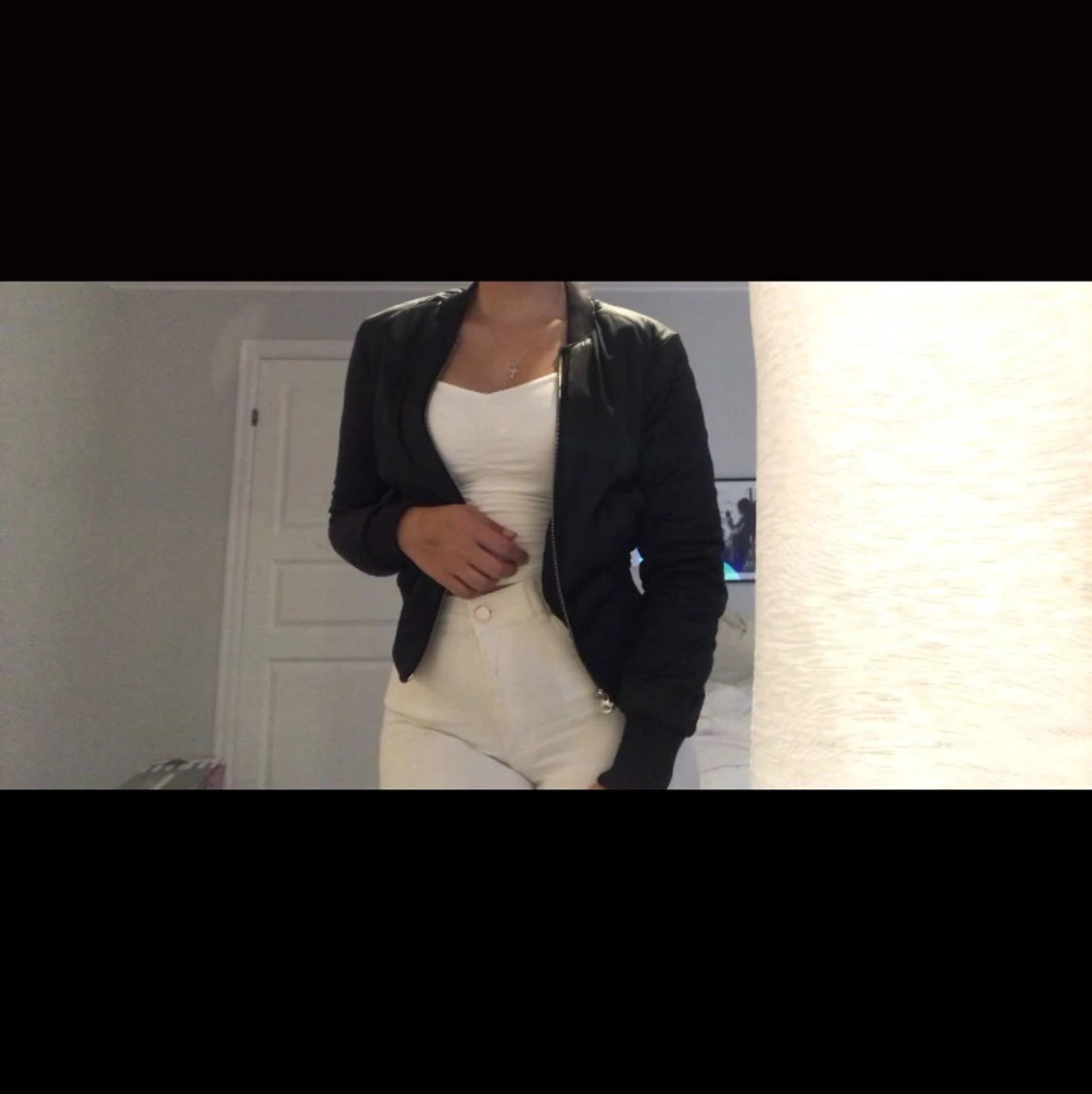 Fin svart bomberjacka från H&M. Använd fåtal gånger - 91