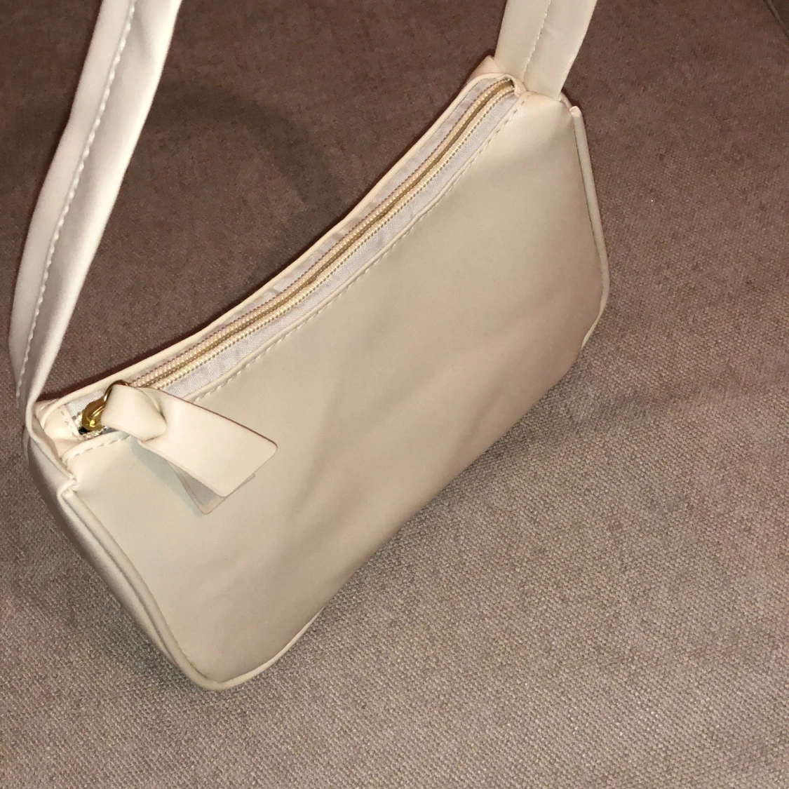Gräddvit väska - 90