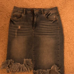 Jeans kjol - Jeans kjol med fransar