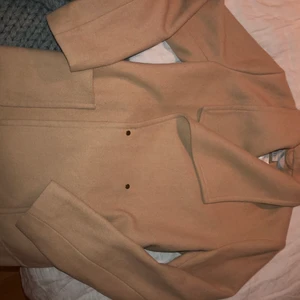 Hm kappa -  Kortare kappa från H&M, helt oanvänd 