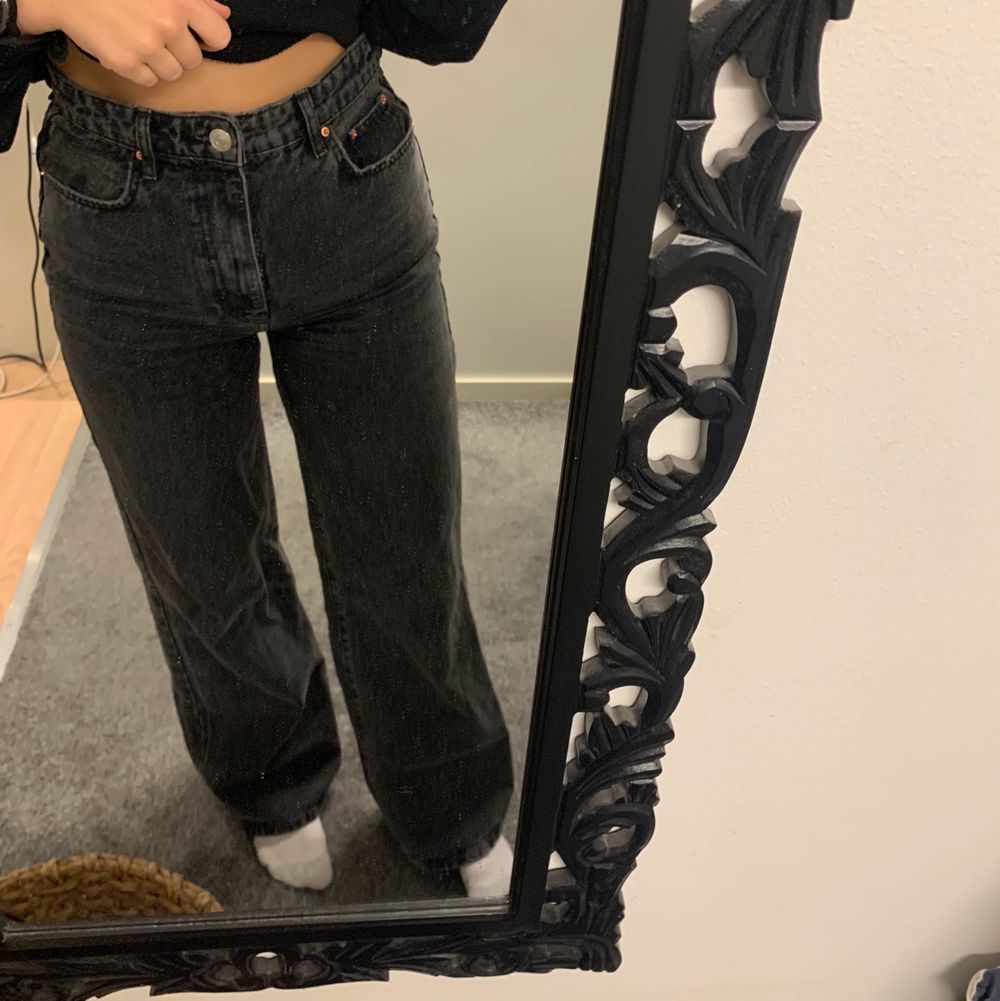 Supersnygga vida jeans från Gina tricot . Jeans & Byxor.