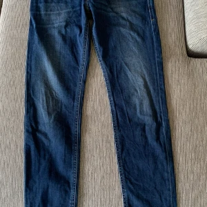 Diesel Industry Jeans - Helt nya från Zalando, kostade 1600kr nya men eftersom jag använt de ett par gånger så sänker jag priset till 1200kr (de luktar fortfarande helt nya från lådan). Skriv ifall intresserad eller vill se fler bilder!