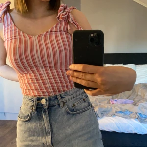 Body - Väldigt fin body! Jättefin body, använd enstaka gånger! Frakt tillkommer❤️