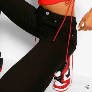  - SNYGGA Momjeans stl 38, aldrig använda och lapparna är fortfarande kvar! 