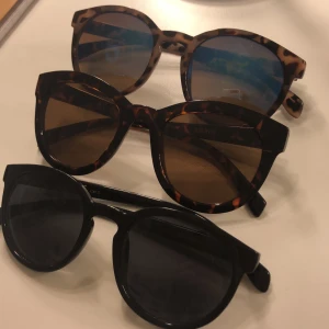 solglasögon!!! - snygga solglasögon!!! Ett par för 70kr eller alla för 130kr