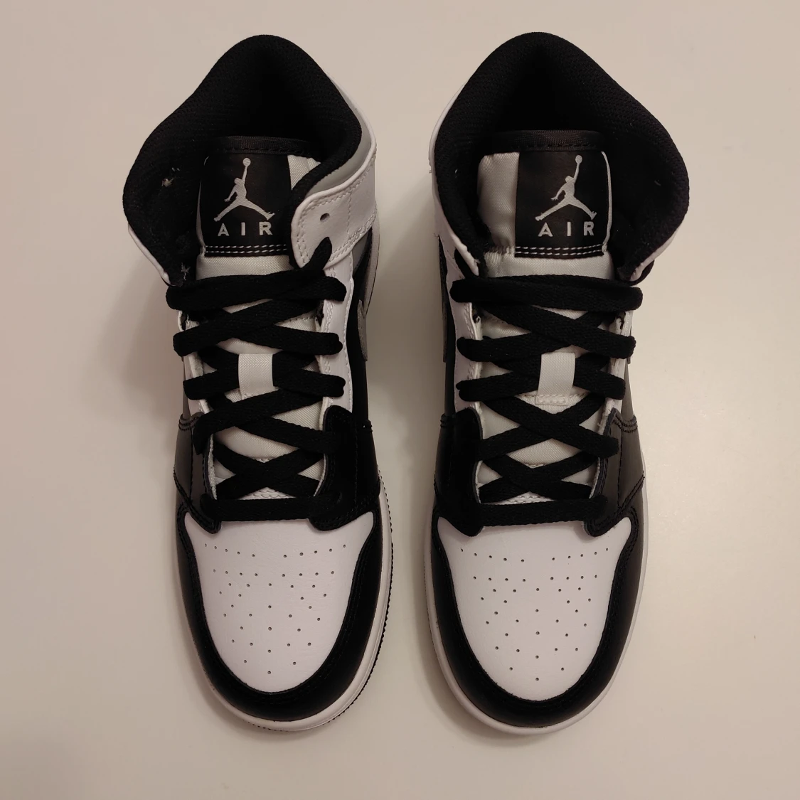 Jordan 1 Mid Shadow White (GS) - 90