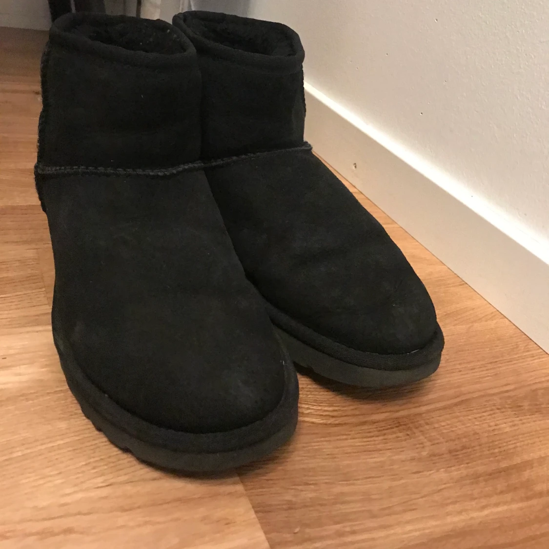 Uggs låga svarta strl 39 - 91