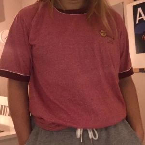 Vintage Levis tröja🔮 - Väldigt snygg, vintage t-shirt från Levi’s🔮 Hör gärna av er vid frågor💓