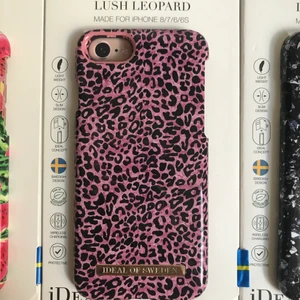 Ideal of Sweden iPhone 6/7/8 skal - Ideal of Sweden skal ”Lush Leopard” i fint skick till iPhone 6/6S/7/8 säljes. Säljs i originalförpackningen. ☺️📱    Kan hämtas i Bandhagen, eller skickas mot fraktavgift! 📦  (22kr med frimärken, 49kr med spårbar frakt)