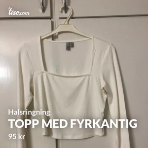 Topp med fyrkantig halsringning  - En topp med fyrkantig halsrigning🤩aldrig använd! Storlek 38.