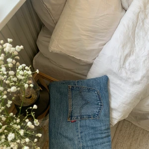 Jeans datorfodral  - Julen är räddad för er som inte har hittat den perfekta julklappen! Här har ni den unika julklappen till vänner eller familj som de kommer att älska🎁 Mer information på vår Instagram ”Jeancessories.UF” 