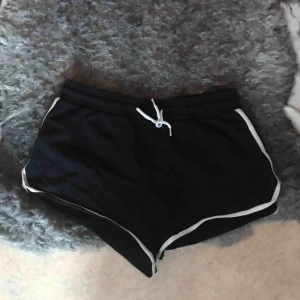  - Tygshorts från Monki! Kan frakta eller mötas upp i Gävle! 🥰