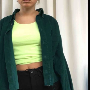  - Jättefin Manchesterskjorta, Avklippt nedtill. Köparen står för frakt💞💞🌟